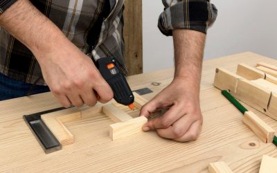 Wie kann man verschiedene Holzstücke zusammenfügen?